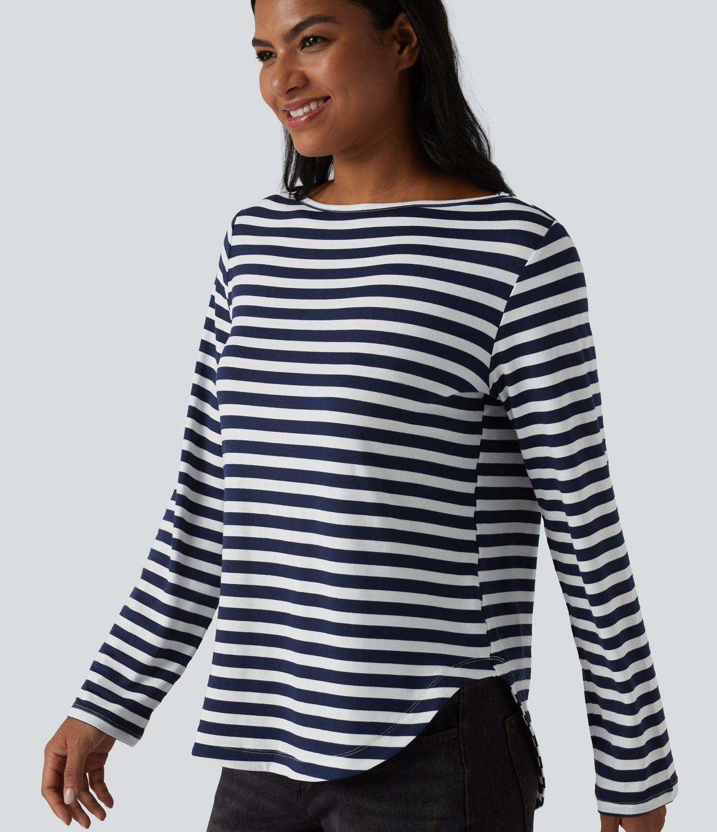 T-shirt casual rayé à col bateau, manches longues et ourlet arrondi
