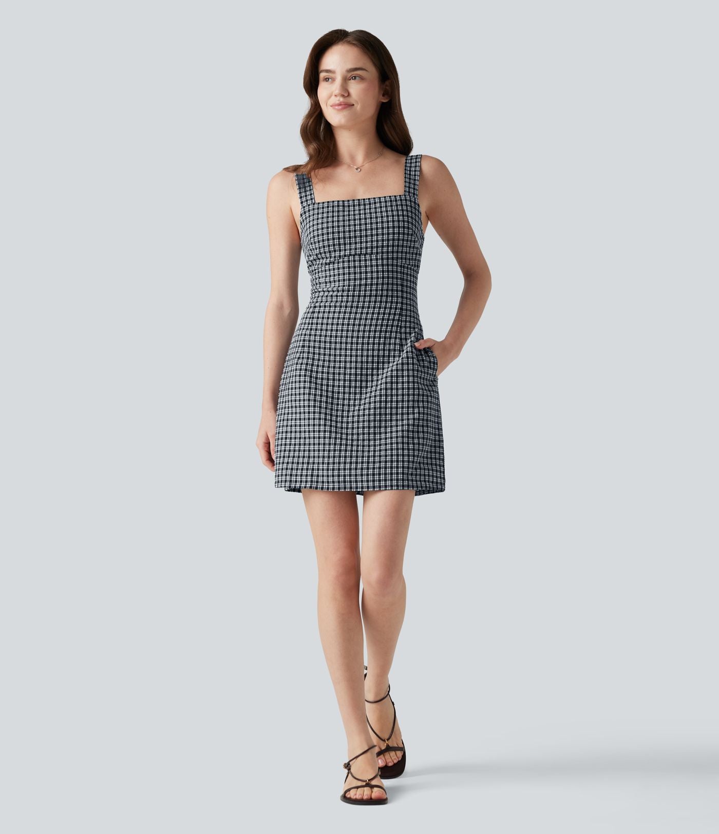 Robe mini vichy à col carré avec lien à nouer au dos et poches