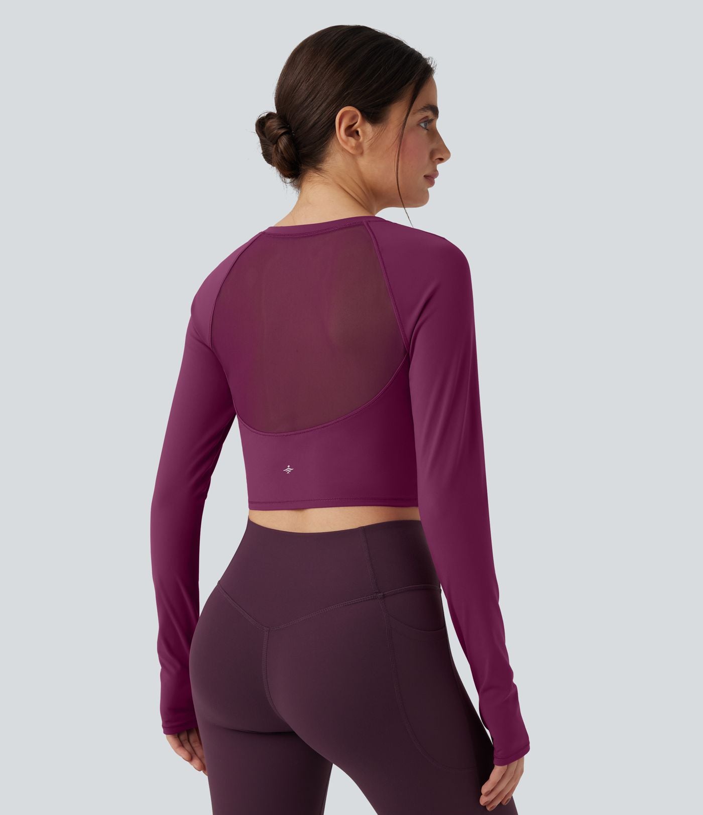 Haut de sport yoga court SoftlyZero™ Plush manches longues avec trous pour pouces et résille contrastante