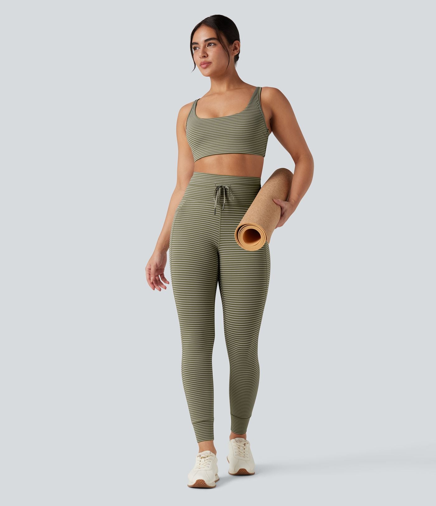 Brassière de sport yoga soutien léger col U à découpes rayé bonnets A-C