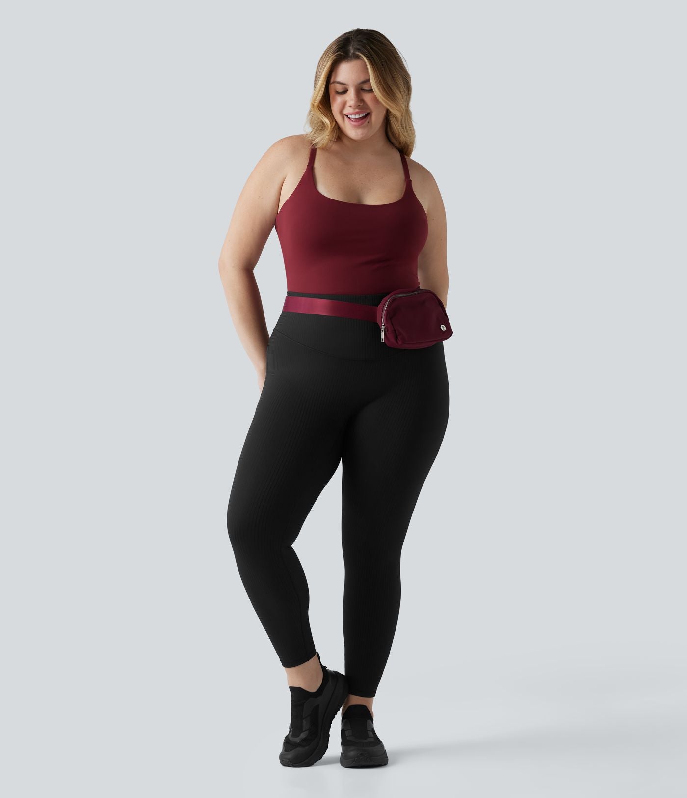 Legging sport grande taille en maille côtelé, effet ventre plat, taille haute avec poches