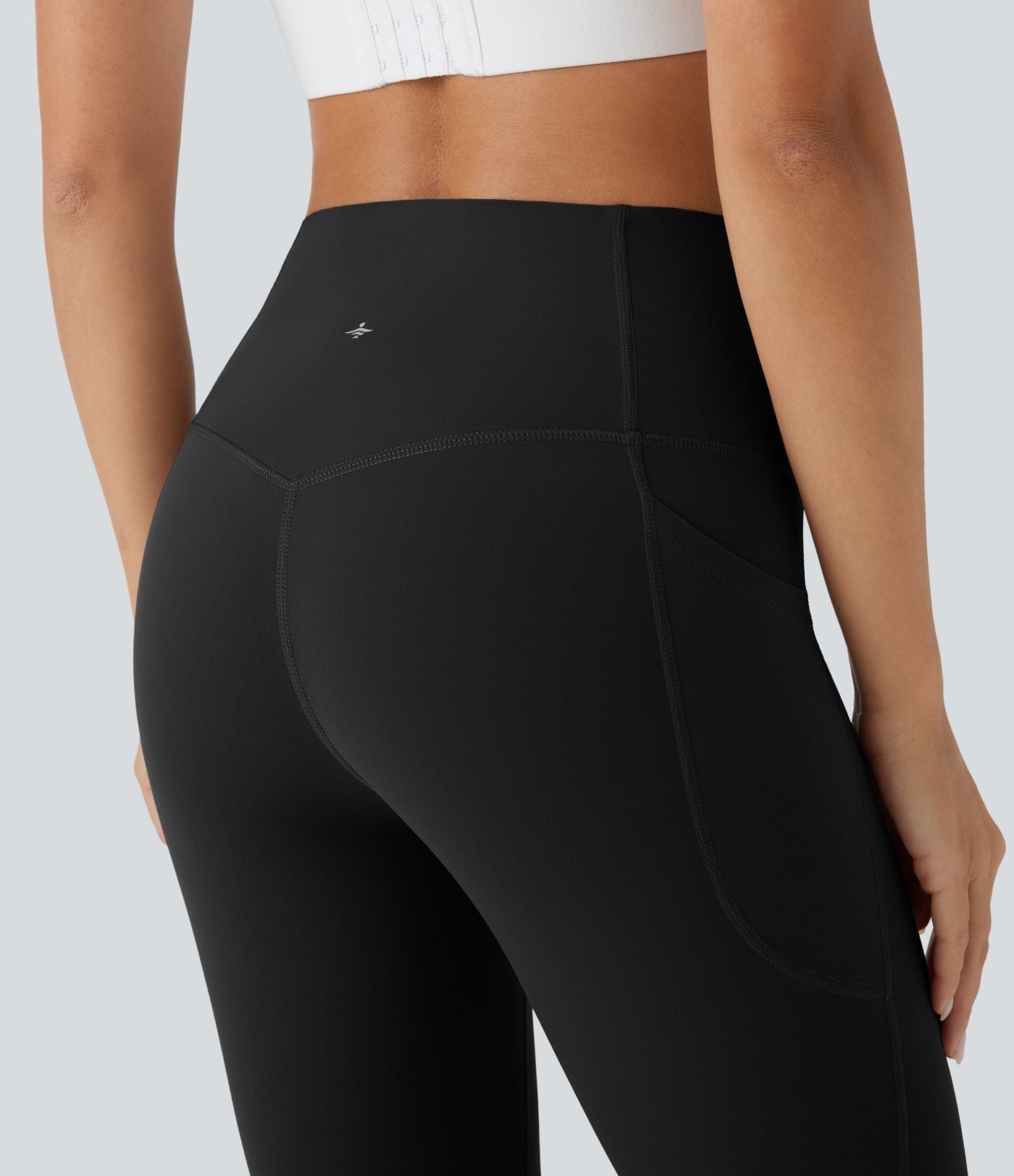 Legging 7/8 d'entraînement gainant taille haute avec sous-vêtement intégré antibactérien et poches Halara UltraSculpt™