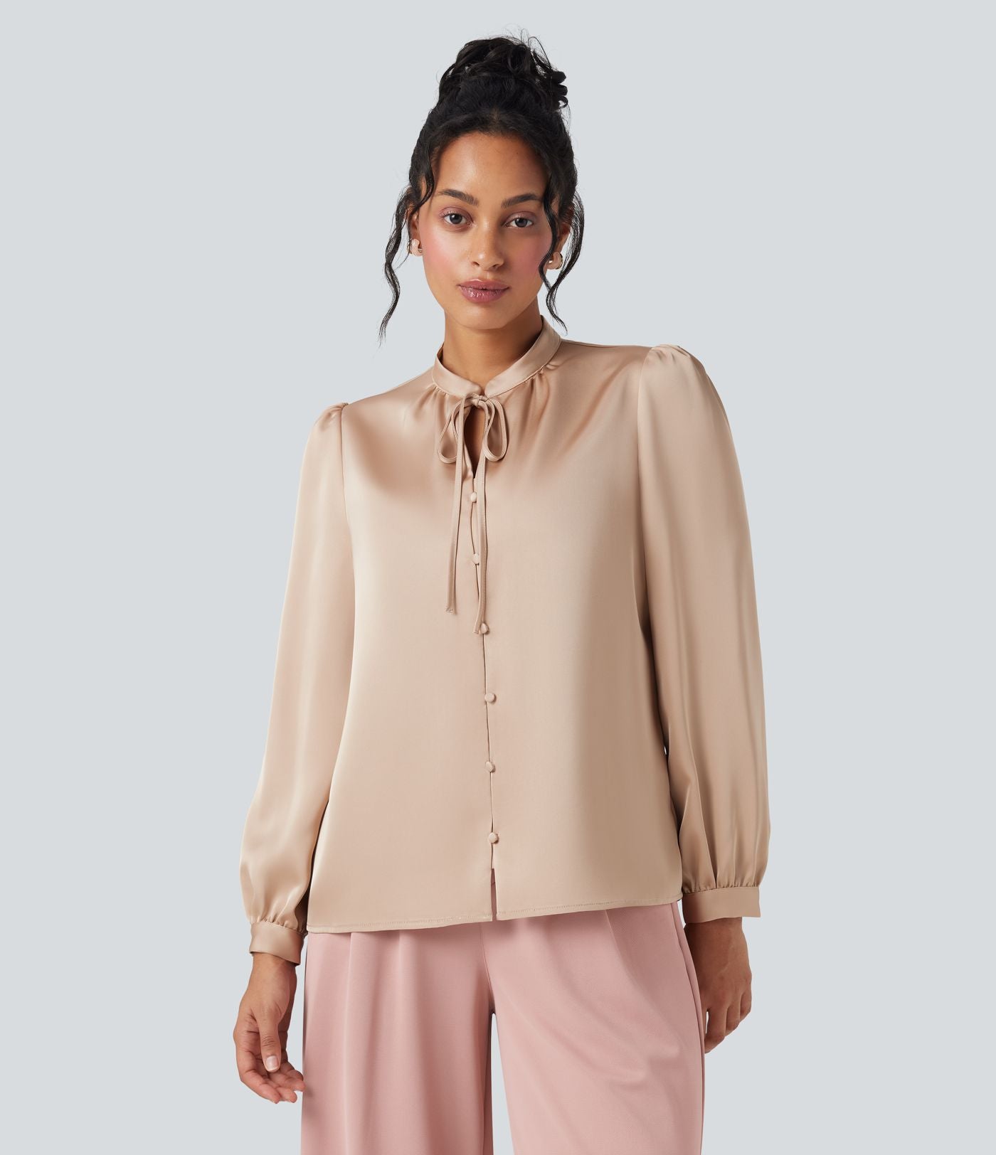 Chemise de travail manches longues nouée devant