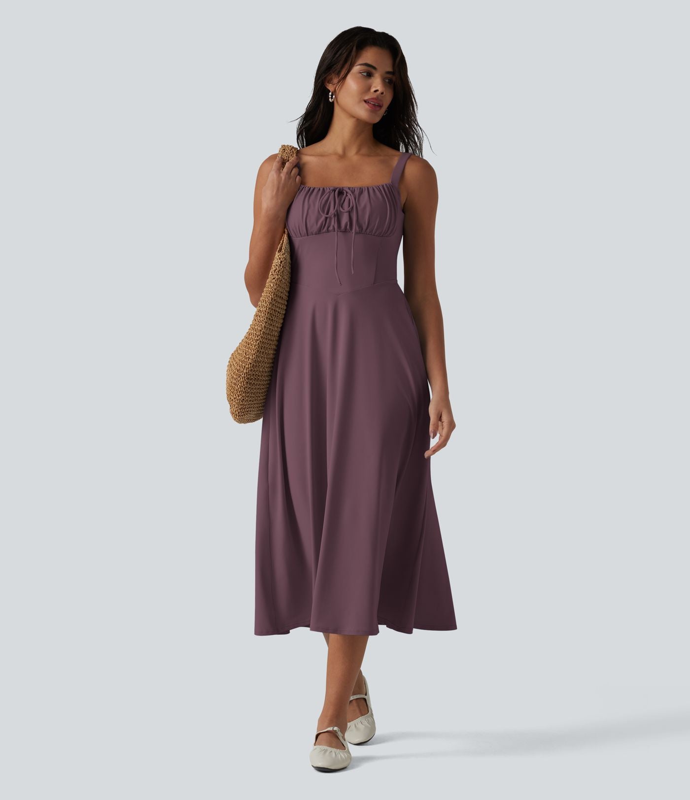 Robe fluide midi de villégiature sans manches, encolure carrée, dos nu croisé, fronces et soutien-gorge intégré