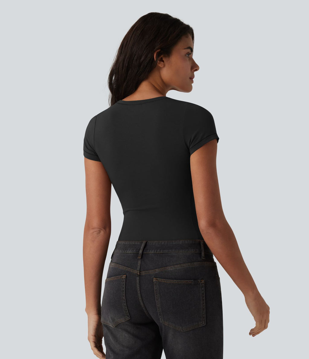 T-shirt Halara décontracté en jersey de coton à manches courtes col dégagé