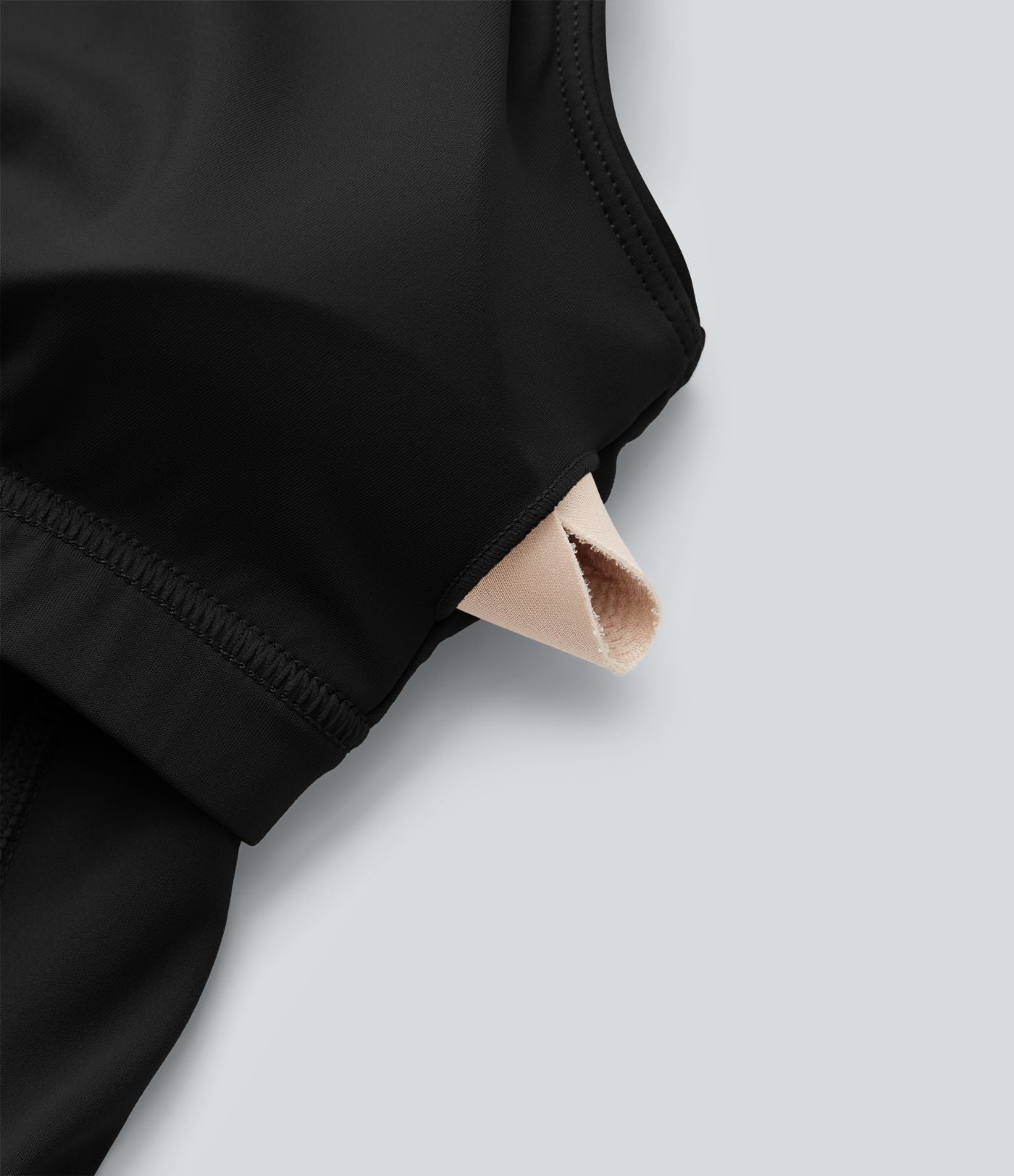 Combishort de sport SoftlyZero™ Airy à encolure U, toucher frais, coussinets amovibles, poches et accès facile Easy Peasy