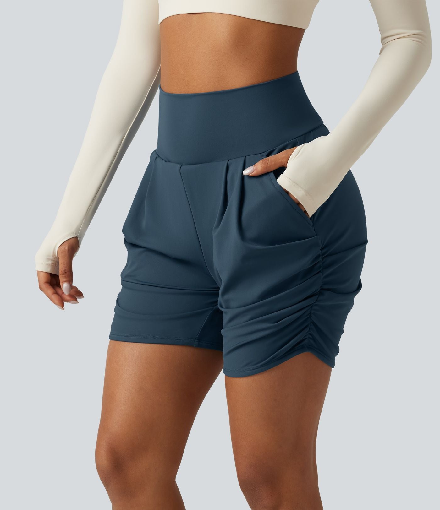 Short de yoga SoftlyZero™ 13 cm Airy effet frais InstantCool taille haute froncé avec poches