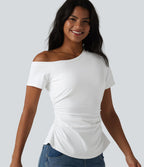 T-shirt SoftlyZero™ Airy asymétrique épaule dénudée froncé avec fente, brassière intégrée et effet frais InstantCool