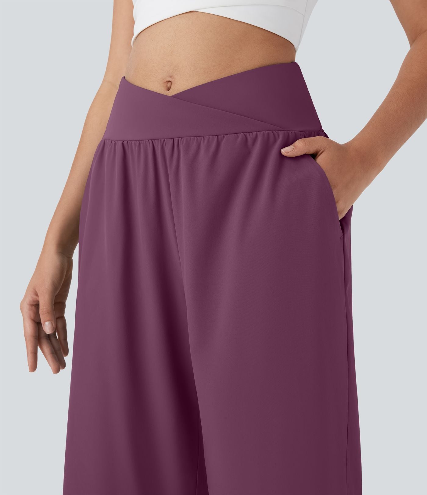 Pantalon capri de vacances Breezeful™ taille haute croisée avec poches latérales, fente et séchage rapide
