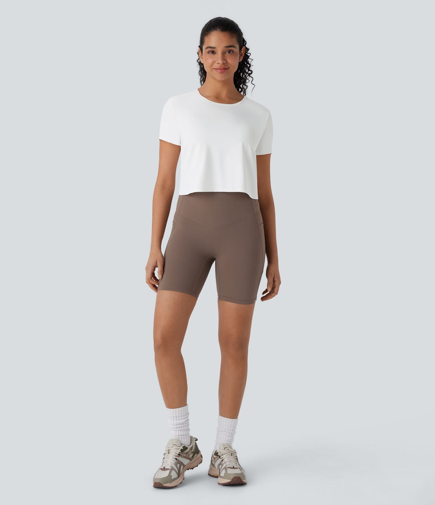 Haut court de randonnée avec découpes et effet torsadé - Protection UV UPF40+