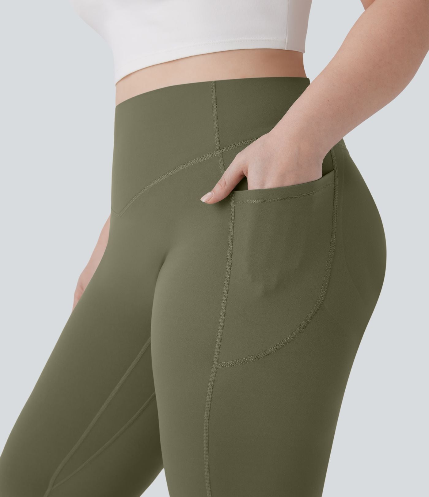 Pantalon de yoga à coupe bootcut gainant galbant taille haute grande taille avec effet scrunch et poches Halara UltraSculpt™
