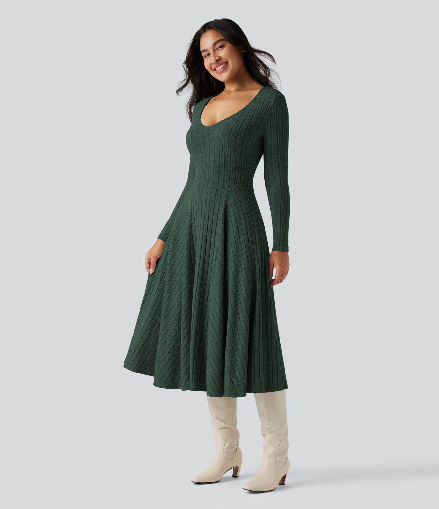 Robe mi-longue évasée maille côtelée à décolleté en V et manches longues
