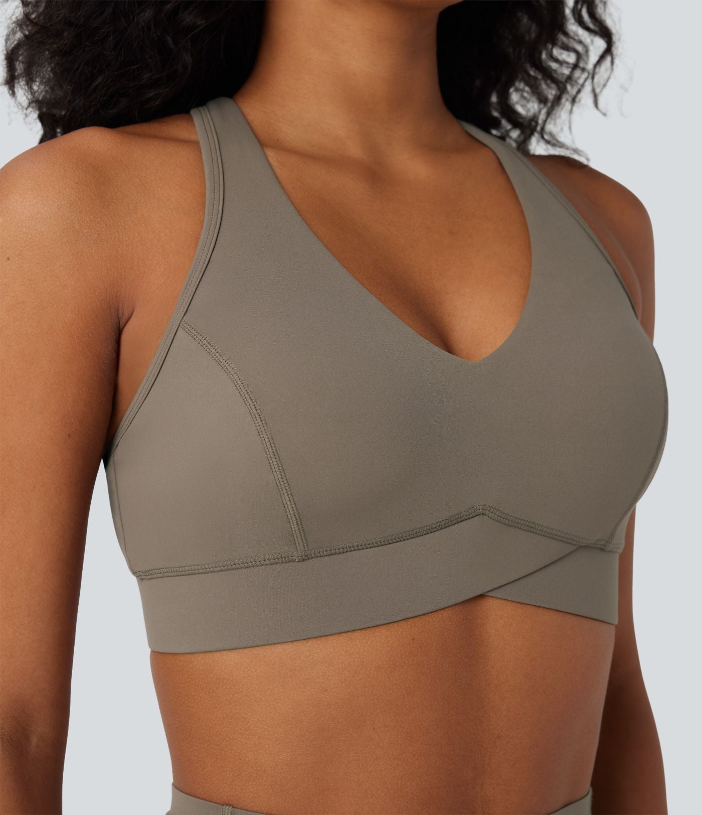 Brassière de sport entraînement Halara UltraSculpt™ soutien intermédiaire col V dos nageur bonnets A-C