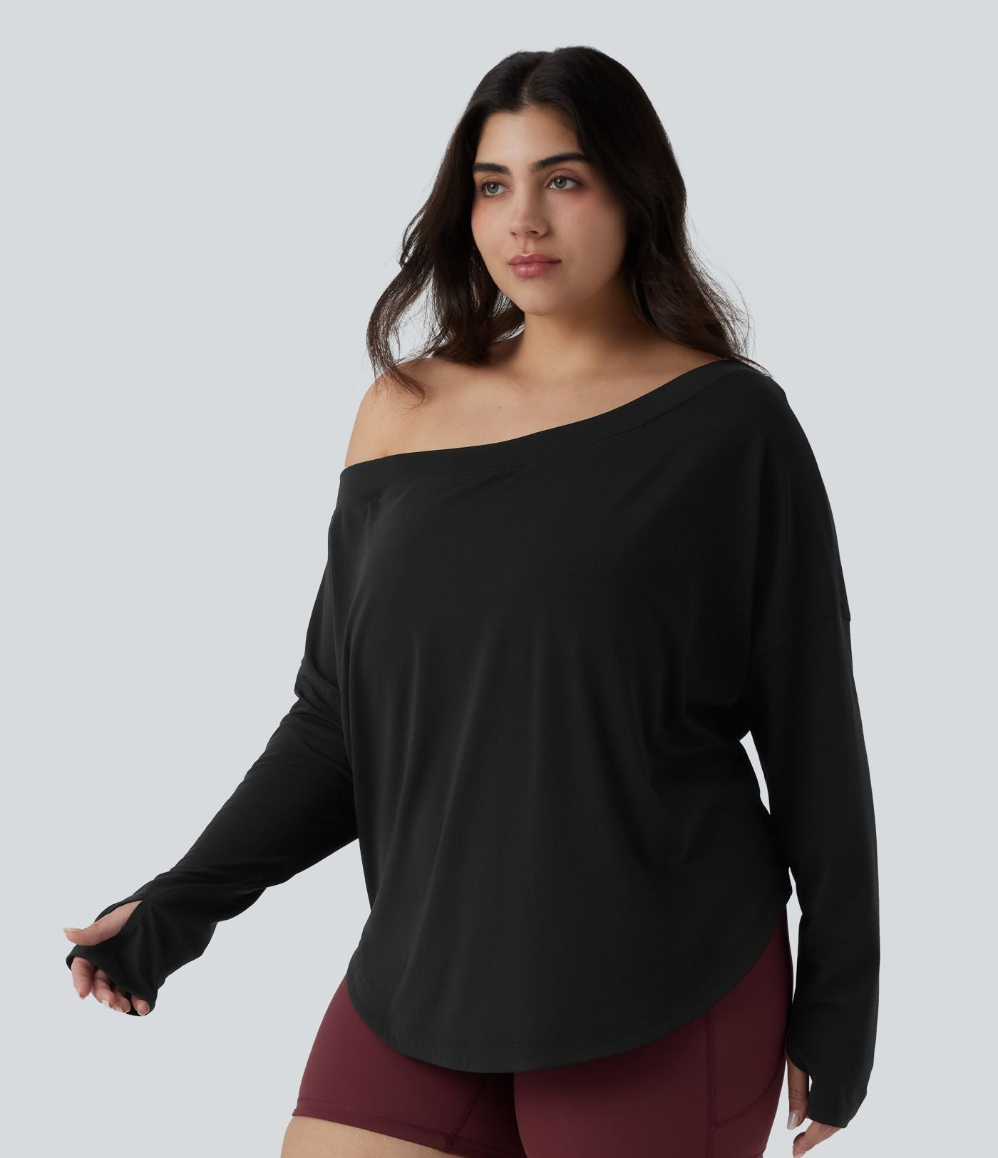 Haut de yoga grande taille asymétrique une épaule dénudée manches longues avec passages pouces, ourlet arrondi high-low et séchage rapide - Brassière intégrée