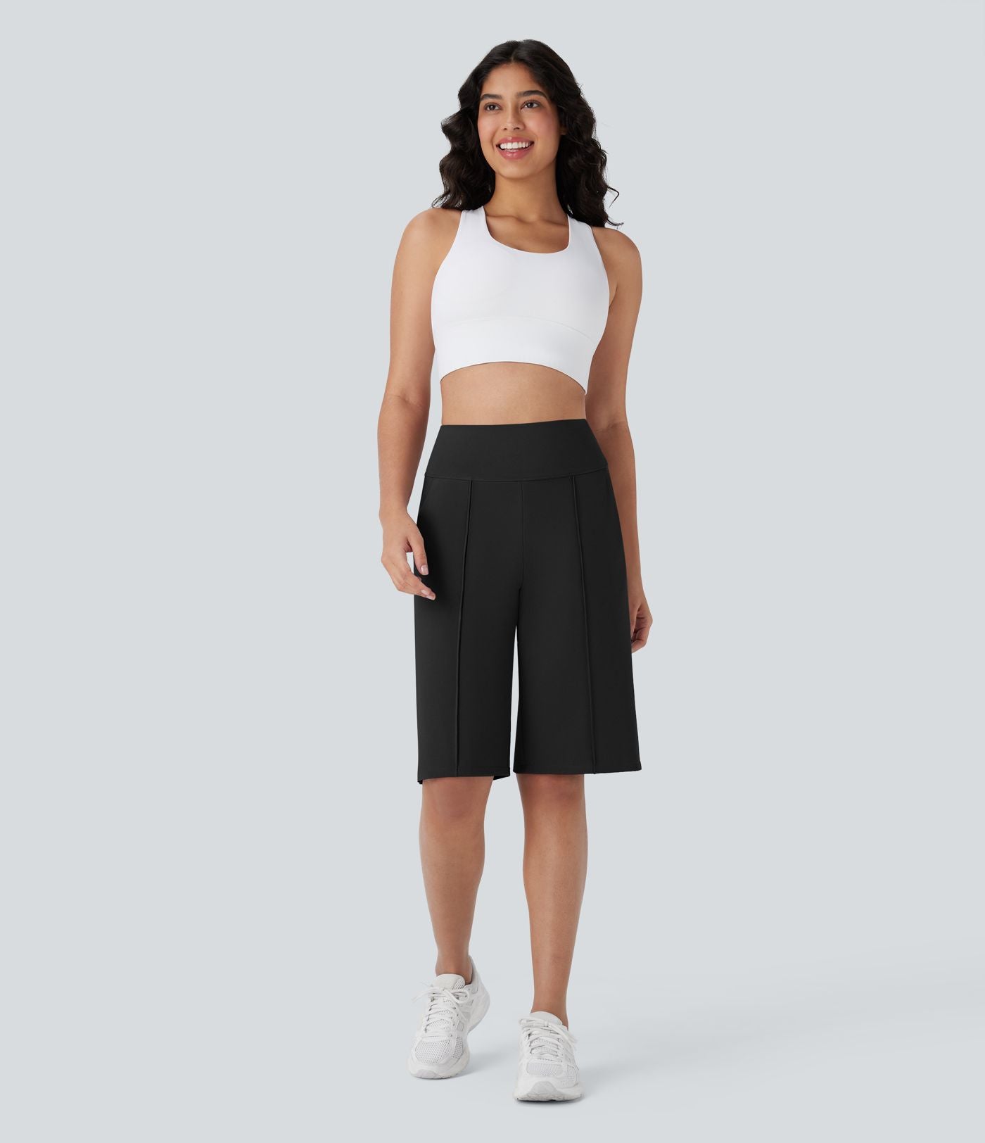Short bermuda d'entraînement SoftlyZero™ Airy, jambe droite, taille haute avec poches latérales, à effet frais InstantCool, protection solaire UPF50+