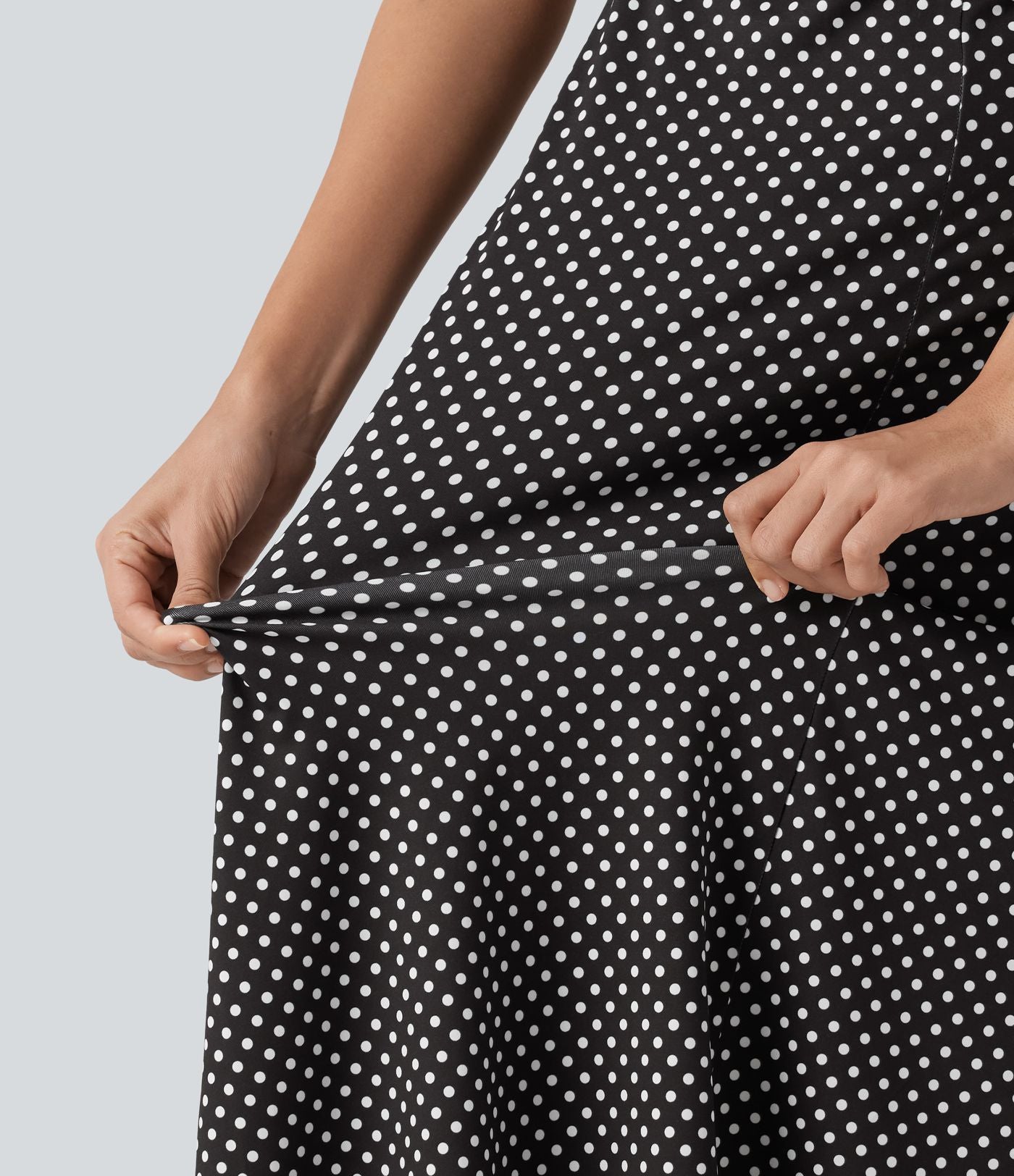 Robe midi décontractée à pois, col V, manches courtes