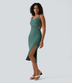 Robe midi laquée fendue, brassière intégrée, dos nu croisé