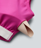 Haut de yoga court SoftlyZero™ léger à col rond et soutien-gorge intégré, sans manches et respirant.