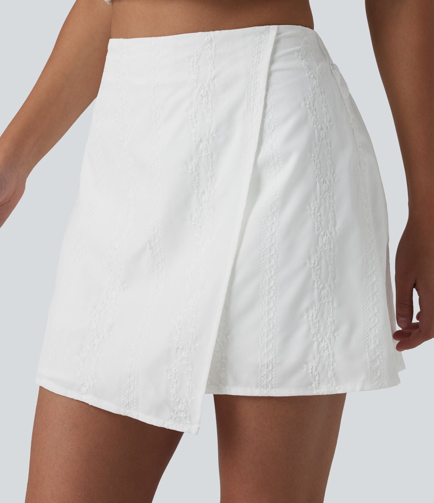 Jupe mini évasée 2-en-1 taille haute broderie style vacances
