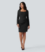 Robe courte moulante col carré manches longues