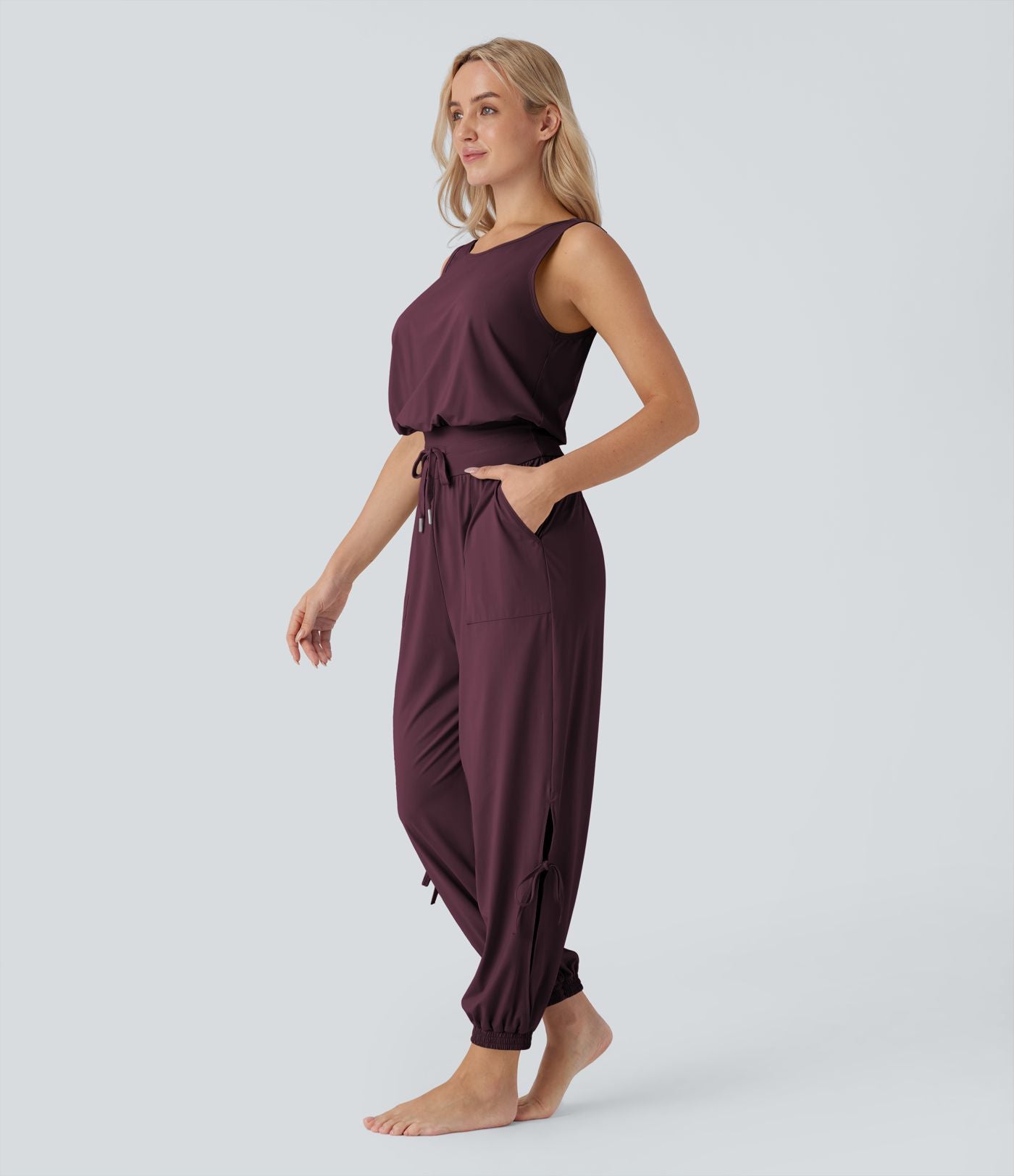 Combinaison de yoga col bateau sans manches dos nu avec découpes et poches latérales à cordon de serrage effet frais InstantCool, protection solaire UPF50+