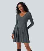 Robe décontractée mini évasée maille côtelée col V manches longues