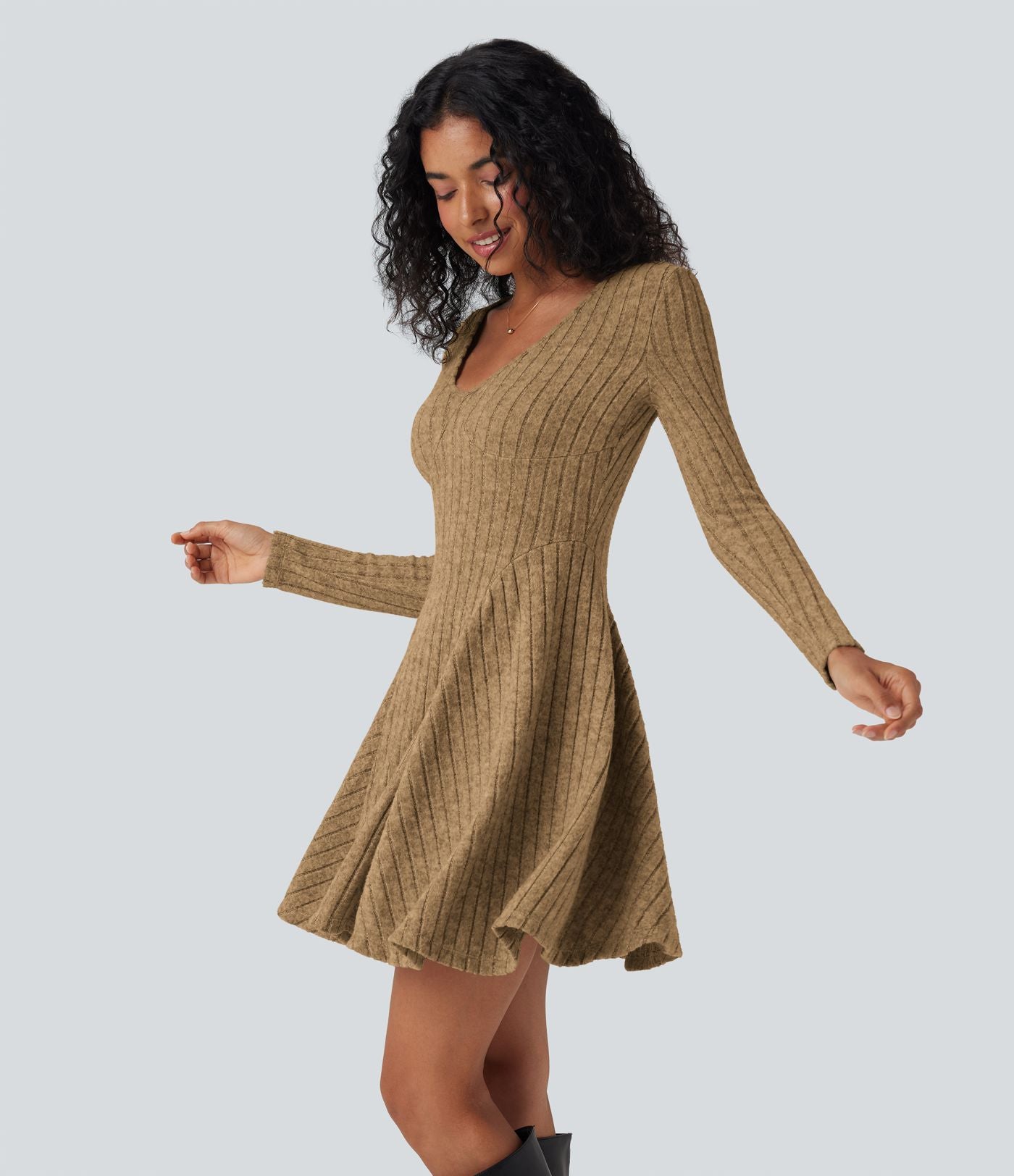 Robe décontractée mini évasée maille côtelée col V manches longues