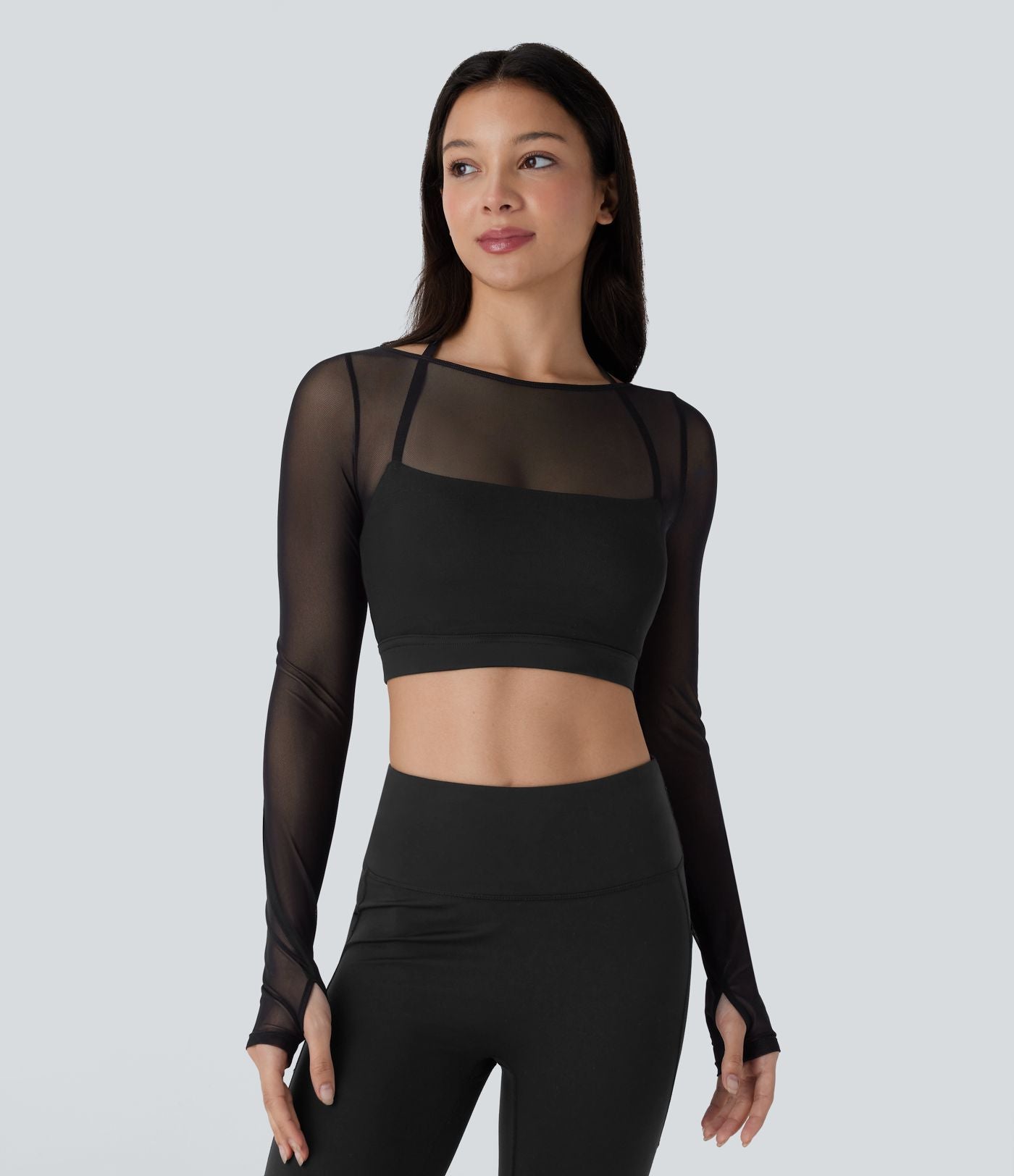 Haut de sport yoga crop top 2-en-1 avec col licou, dos nu, manches longues, passe-pouces et mesh contrastant