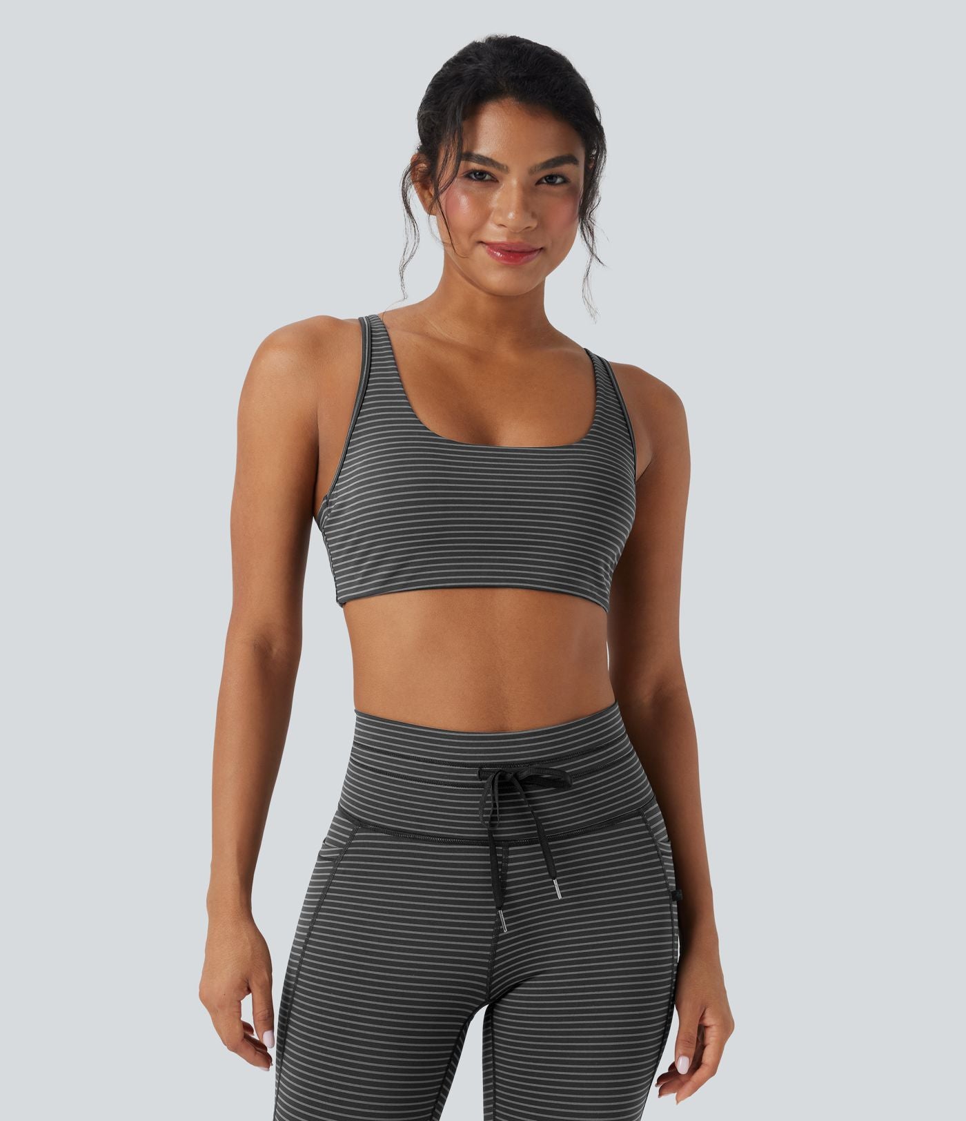 Brassière de sport yoga soutien léger col U à découpes rayé bonnets A-C