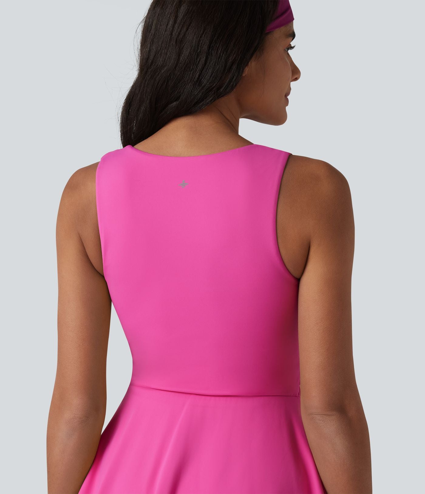 Robe-short de yoga SoftlyZero™ Airy effet frais InstantCool mini effet superposé à encolure carrée avec poches et accès facile Easy Peasy