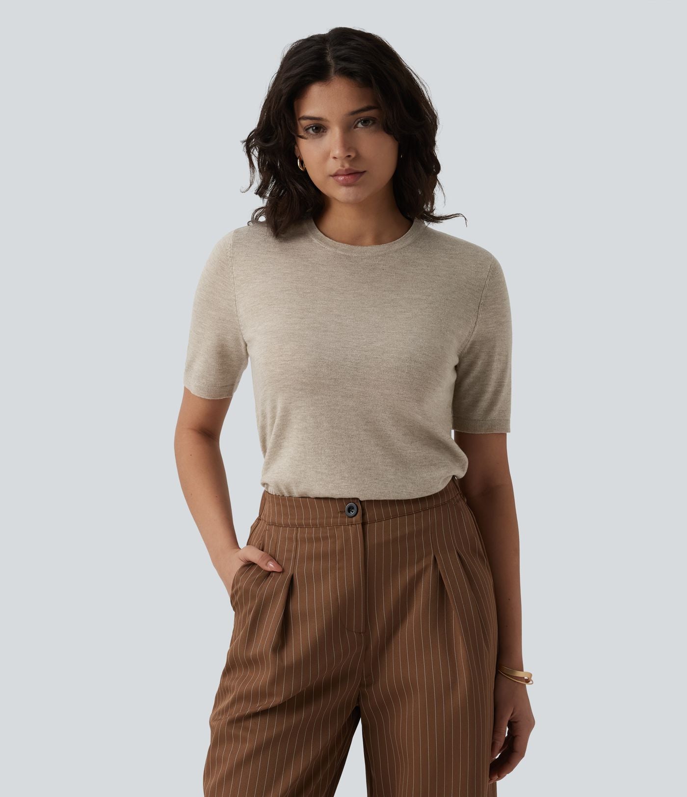 Pull tailleur ajusté col rond manches courtes mélange soie-laine