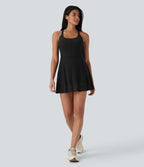Robe-short 2-en-1 mini de danse active avec dos nu, détail torsadé, dentelle et poches-Easy Peasy