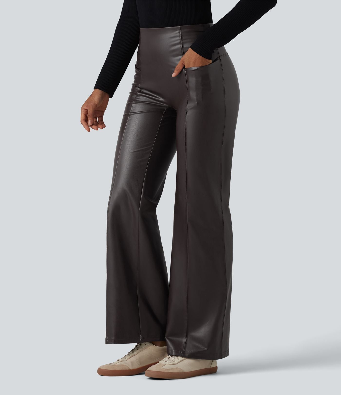 Pantalon casual évasé gainant taille haute en simili cuir extensible avec poches