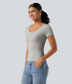 T-shirt Halara décontracté en jersey de coton à manches courtes col dégagé