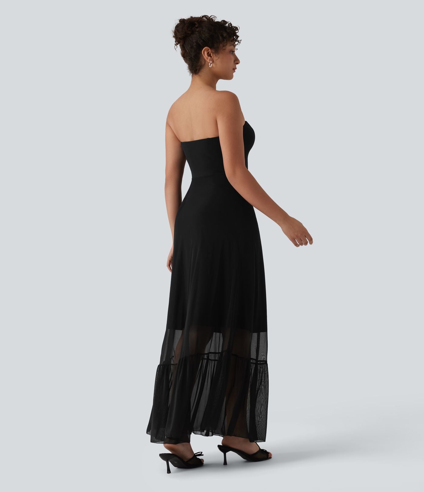 Robe longue fluide mesh contrastant avec volants à l'ourlet et coussinets fixes