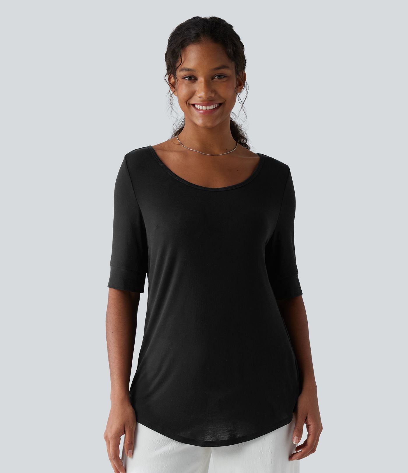 T-shirt décontracté long en maille côtelée col rond échancré, manches mi-longues et ourlet courbe