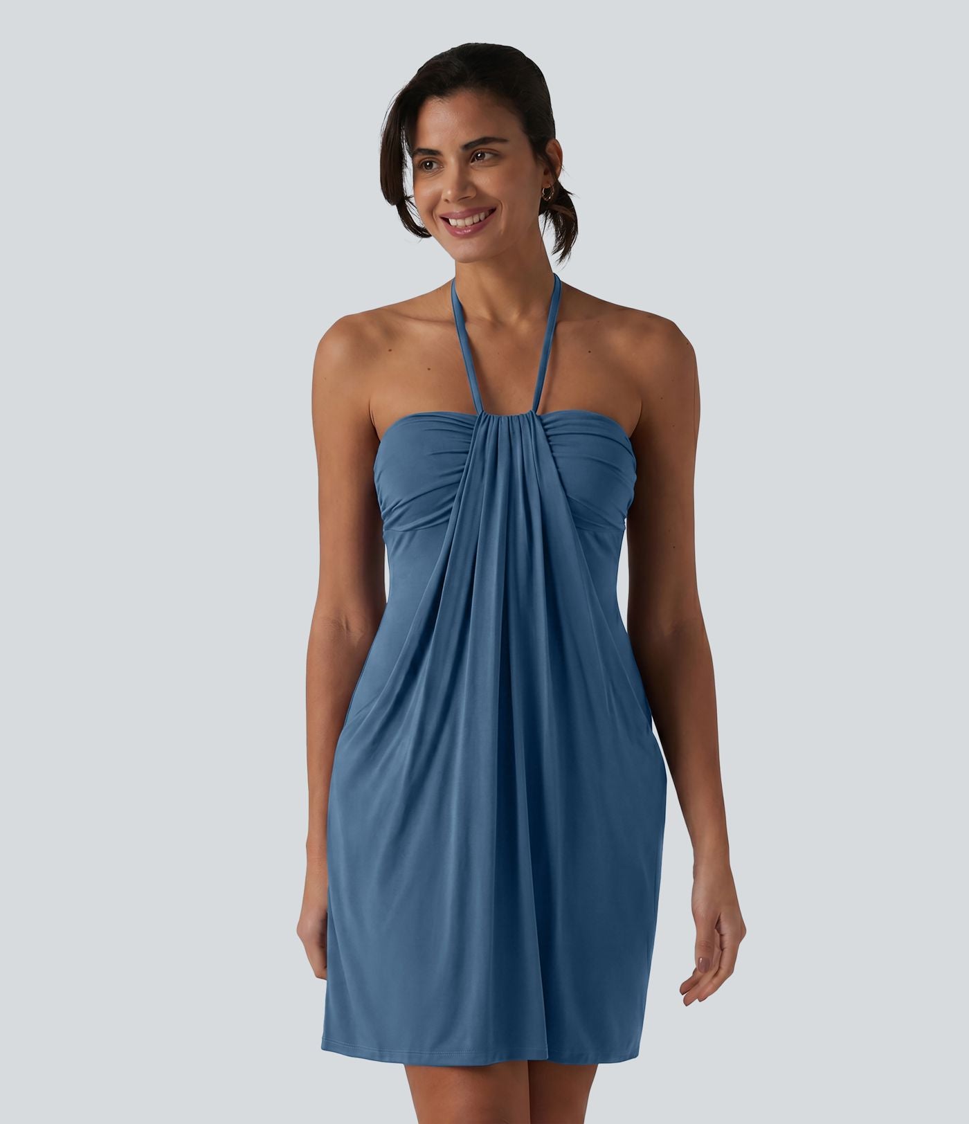 Robe resort mini dos nu à col licou avec lien noué dans le dos et poches
