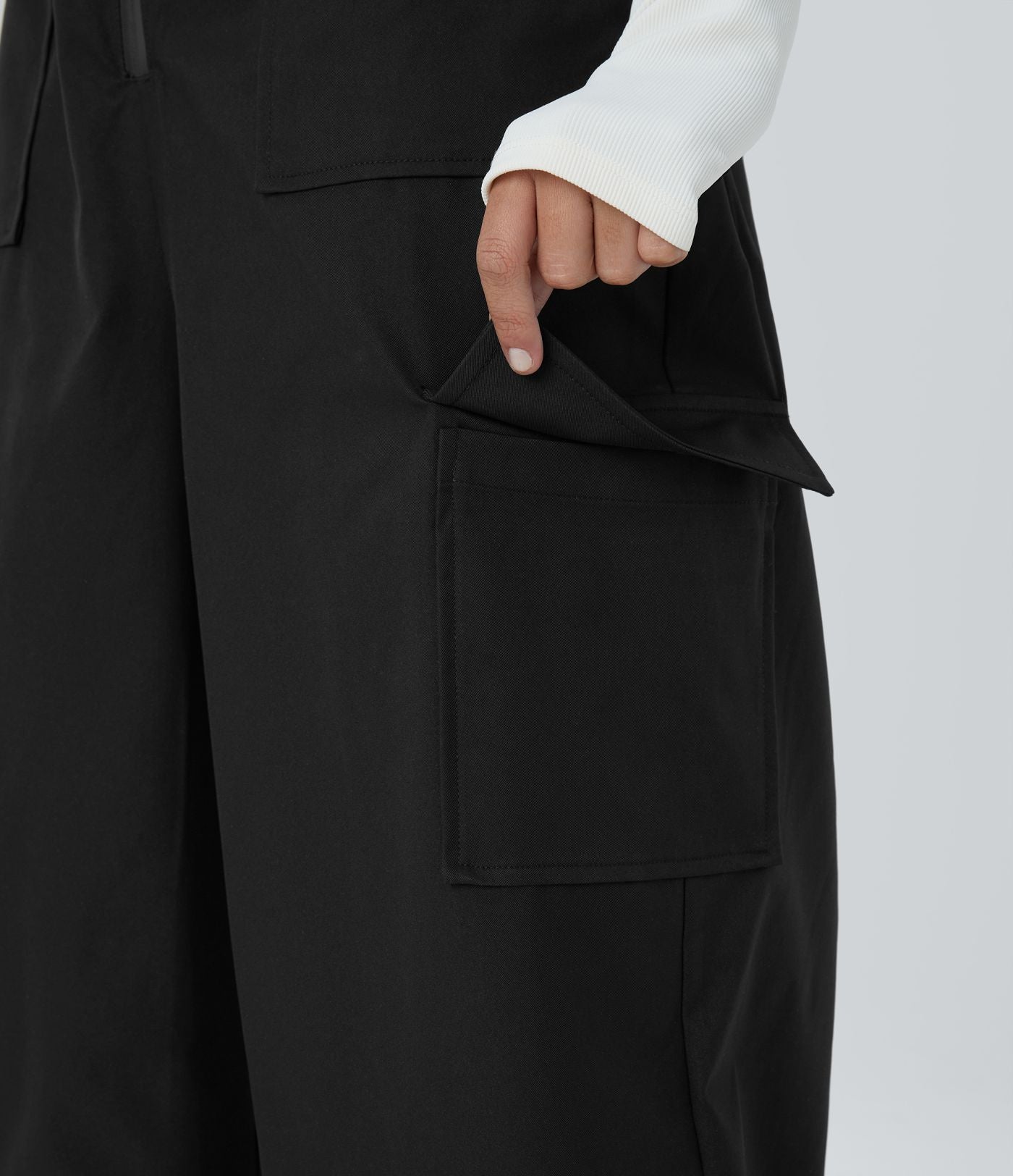 Salopette de camping déperlante et résistante à l'usure, bretelles ajustables croisées, fermeture éclair et poches multiples