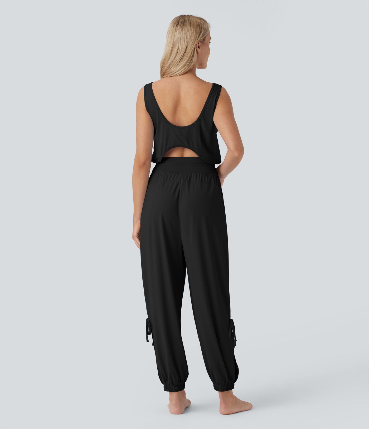 Combinaison de yoga col bateau sans manches dos nu avec découpes et poches latérales à cordon de serrage effet frais InstantCool, protection solaire UPF50+