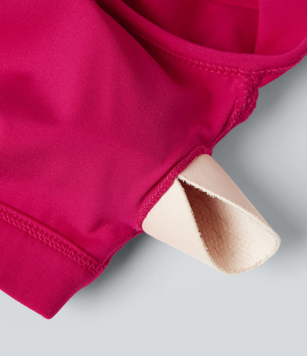 Débardeur de yoga à encolure U, ourlet arrondi, toucher frais, séchage rapide, coussinets amovibles et protection solaire UPF 50+