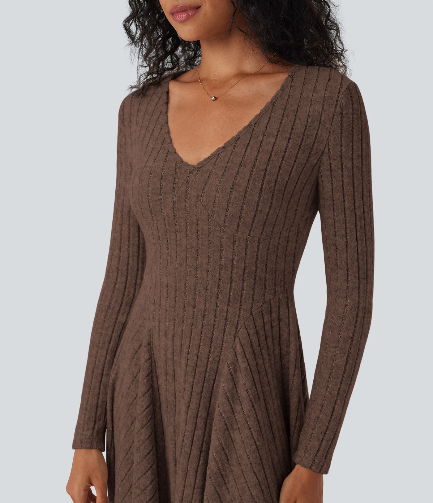 Robe décontractée mini évasée maille côtelée col V manches longues
