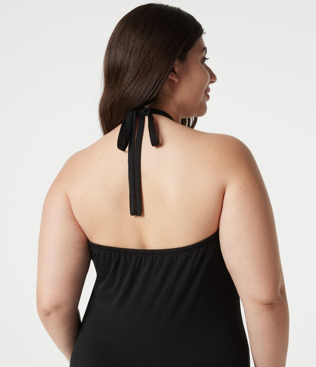 Robe maxi grande taille à col halter avec brassière intégrée, lien noué au dos et poches