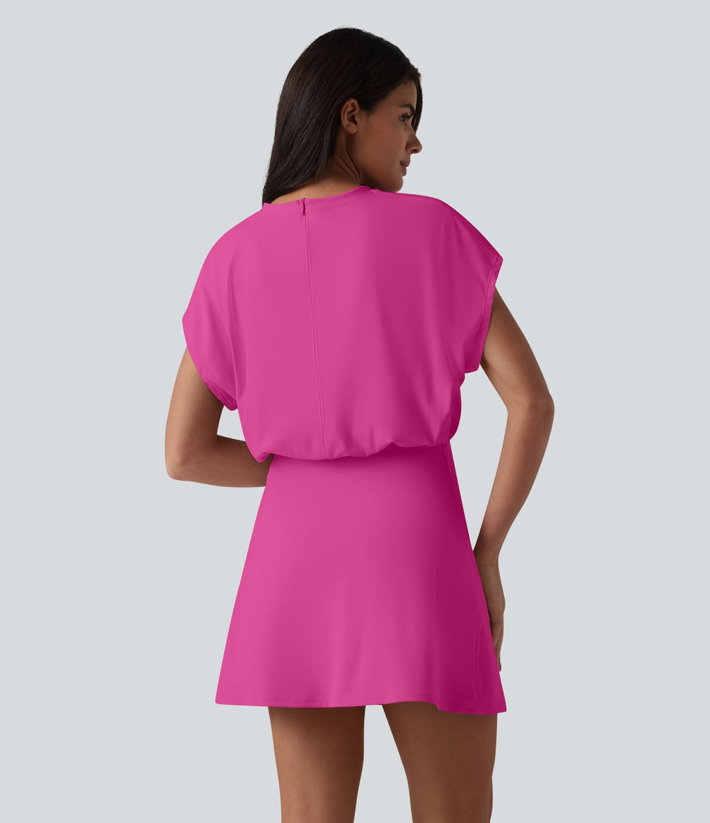 Robe de sport mini de yoga SoftlyZero™ Airy 2-en-1 effet frais InstantCool col rond à manches courtes, demi-zip et poches, accès facile Easy Peasy