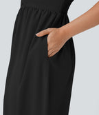 Robe mi-longue décontractée à col chemise, décolleté en V, manches courtes, drapé et poches latérales avec boutonnage