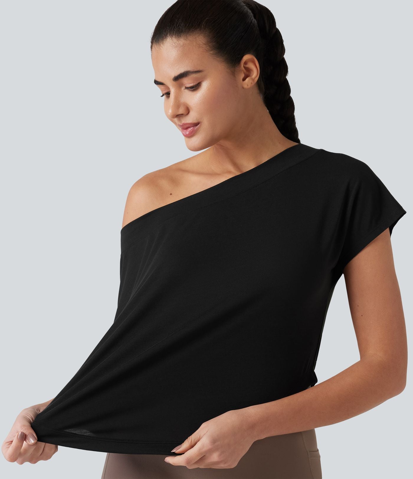 Haut de sport yoga asymétrique à une épaule manches courtes ourlet arrondi asymétrique séchage rapide