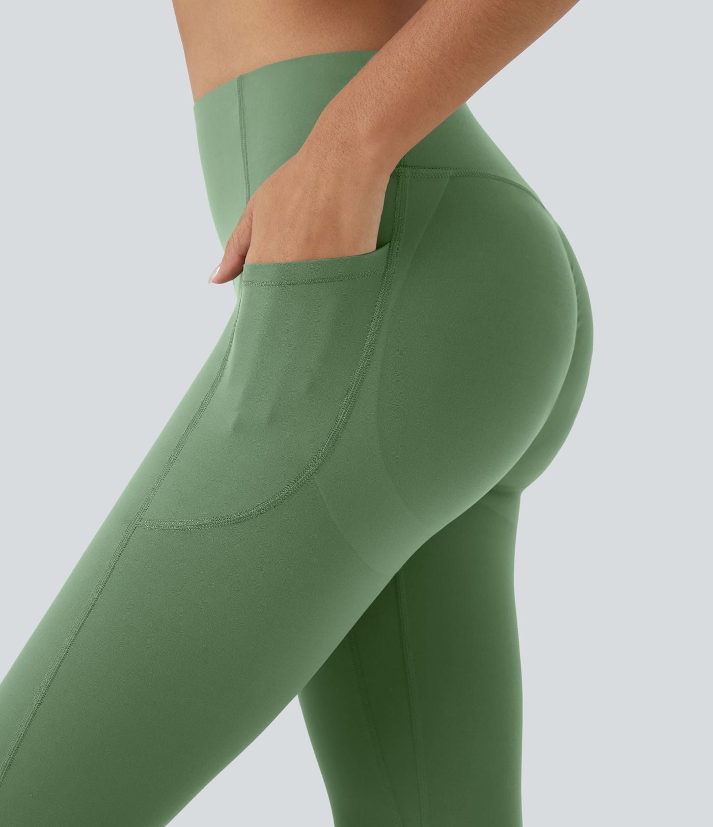 Legging corsaire d'entraînement gainant galbant taille haute avec effet scrunch et poches Halara UltraSculpt™