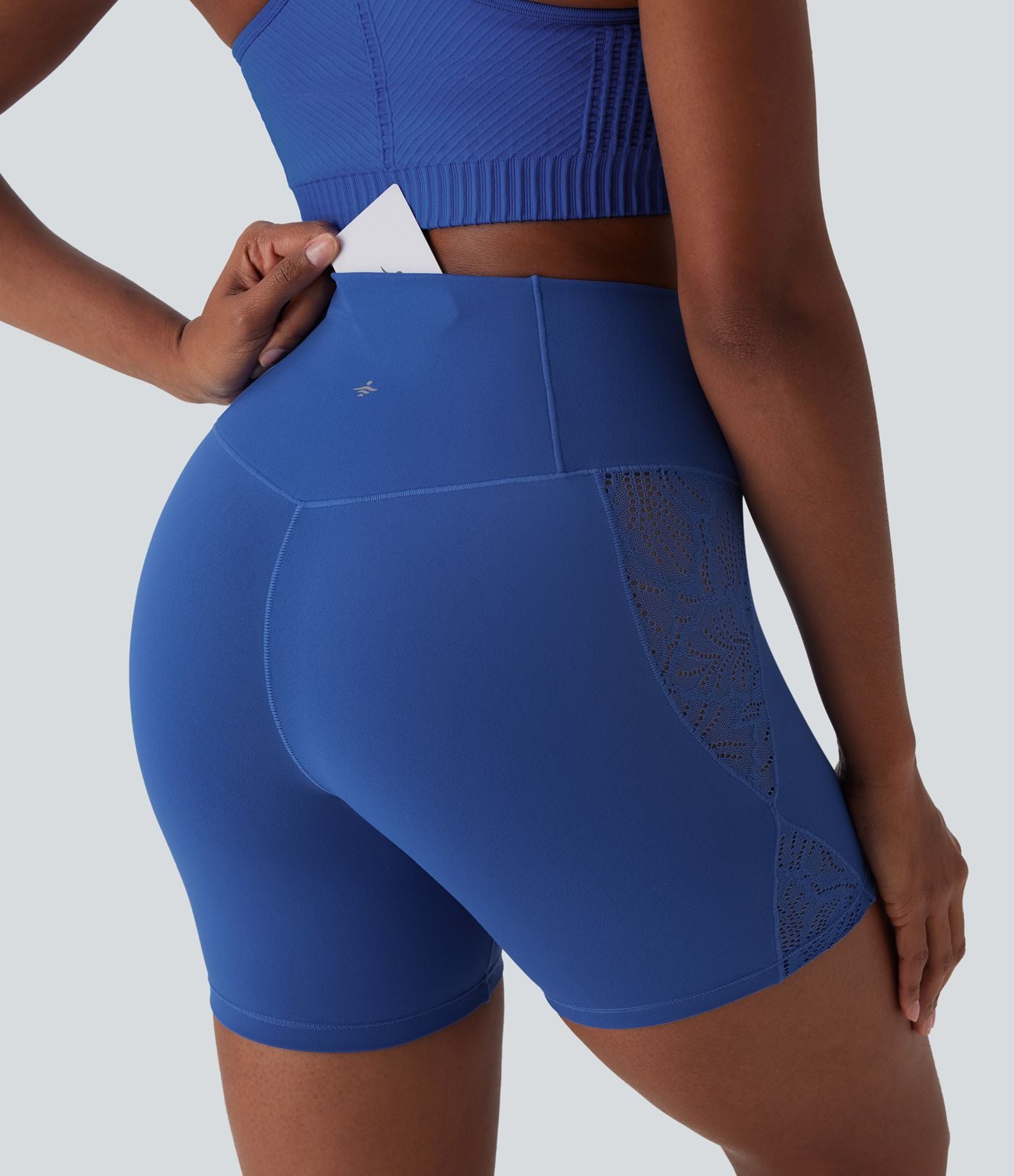 Softlyzero™ Short cycliste yoga taille haute croisé avec dentelle contrastée et poche arrière 12,5 cm - UPF50+