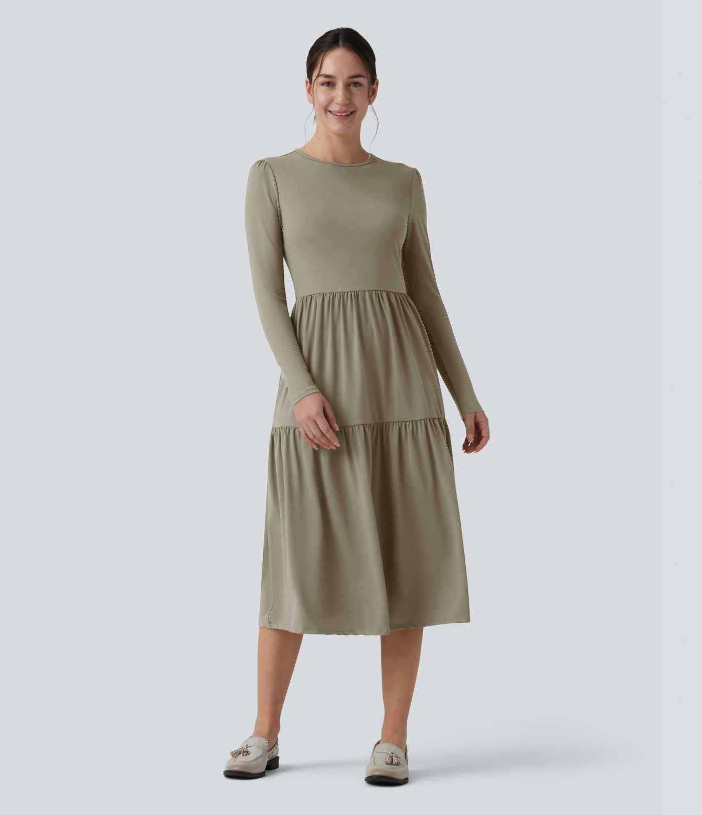 Robe tailleur mi-longue col rond manches longues ourlet à volants étagés