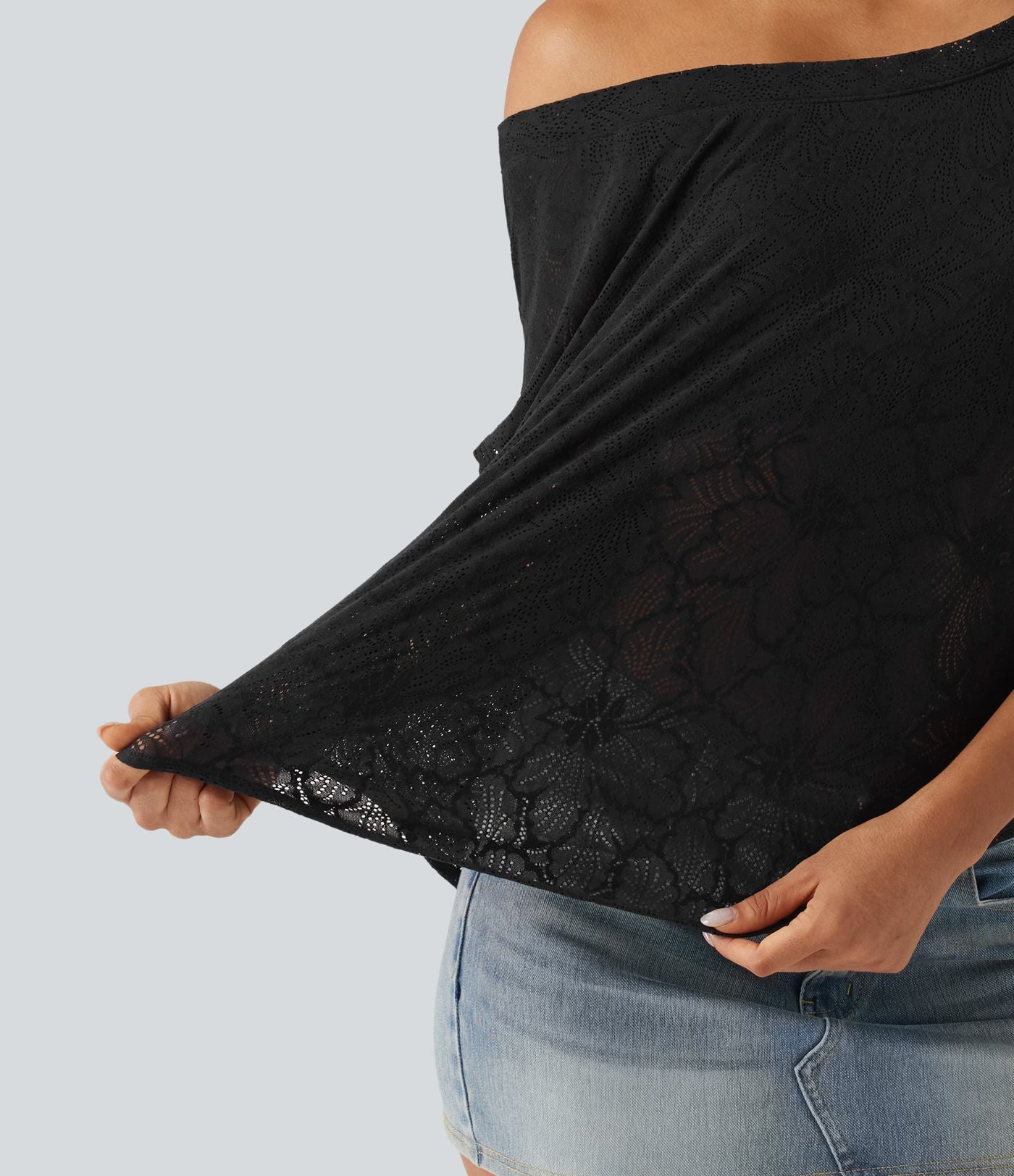 Haut asymétrique à une épaule avec dentelle, manches courtes, ourlet arrondi et coussinets amovibles