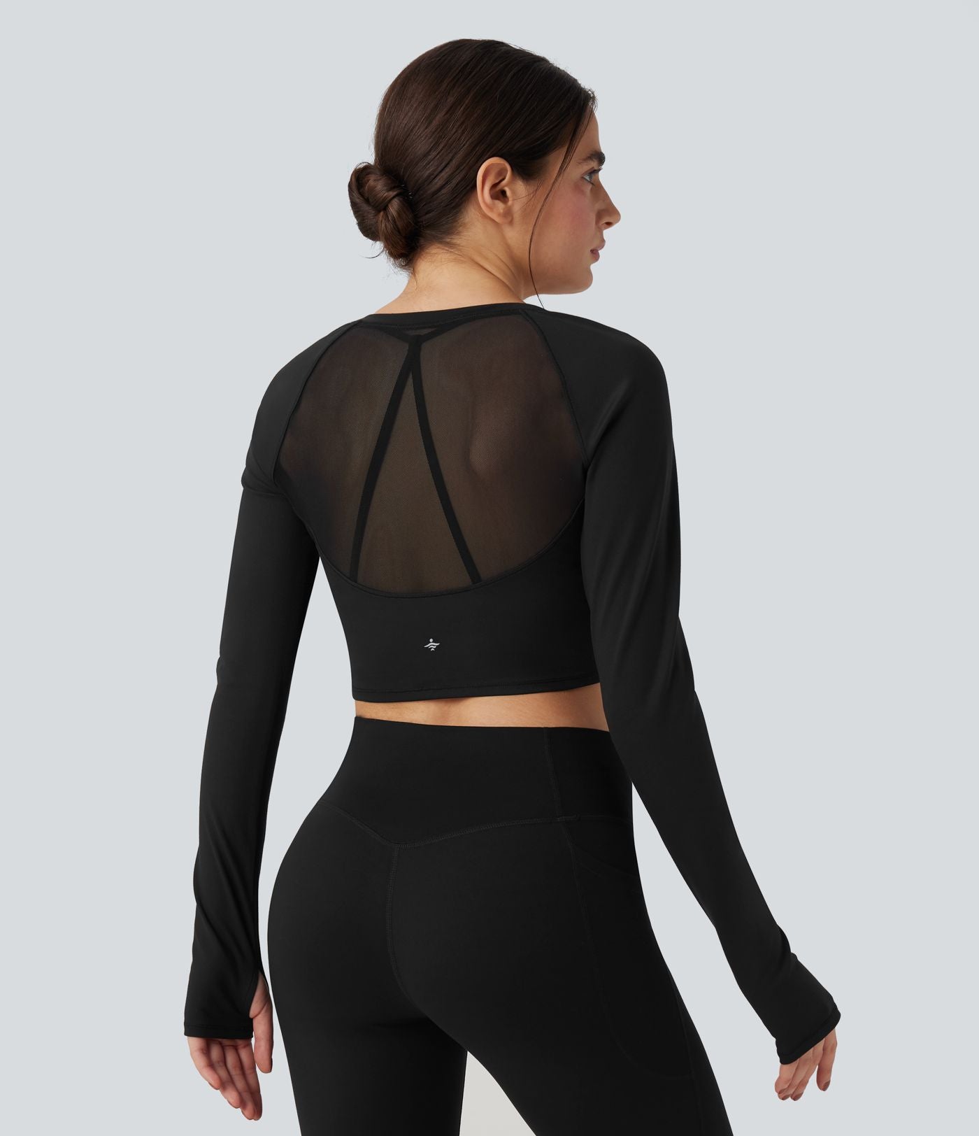 Haut de sport yoga court SoftlyZero™ Plush manches longues avec trous pour pouces et résille contrastante